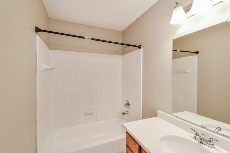 1,885/Mo, 1758 Torrington Ct Cordova, TN 38016 Bathroom View