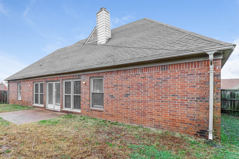 2,115/Mo, 1964 Bohemia Dr Cordova, TN 38016 Rear View