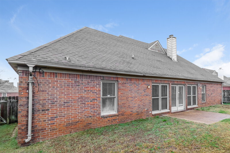 2,115/Mo, 1964 Bohemia Dr Cordova, TN 38016 Rear View 2
