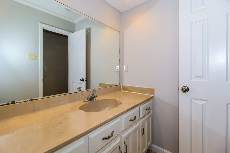 1,970/Mo, 2040 Mt Badon Ln Cordova, TN 38016 Bathroom View