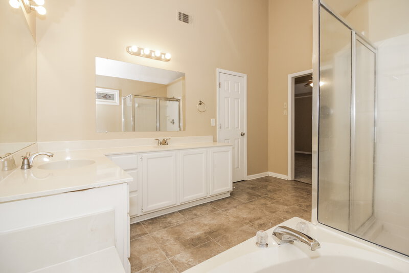 1,770/Mo, 751 Cedar Brake Dr Cordova, TN 38018 Main Bathroom View 2
