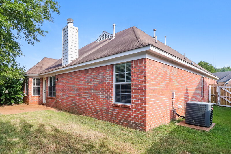 1,665/Mo, 7174 McCleskey Cove Cordova, TN 38018 Rear View 2