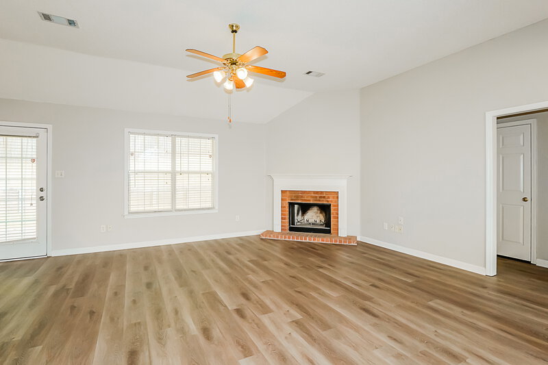 1,865/Mo, 10352 Walden Pine Ct Cordova, TN 38018 Living Room View