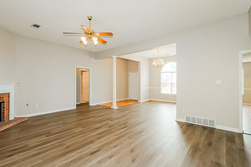 1,865/Mo, 10352 Walden Pine Ct Cordova, TN 38018 Living Room View 2