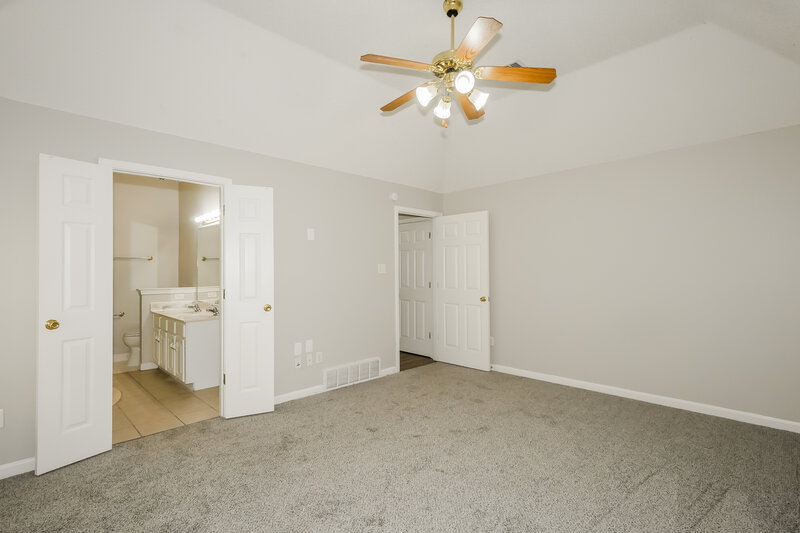 1,865/Mo, 10352 Walden Pine Ct Cordova, TN 38018 Main Bedroom View