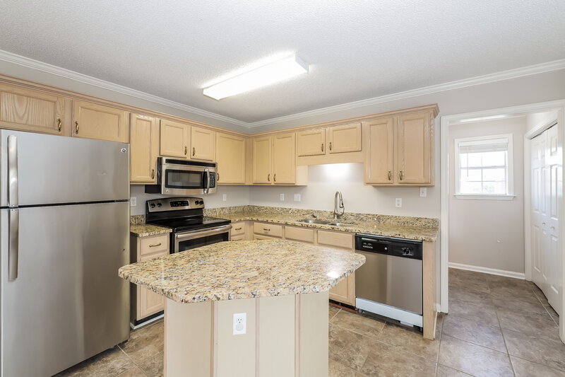 1,950/Mo, 763 Silver Sands Dr Cordova, TN 38018 Kitchen View