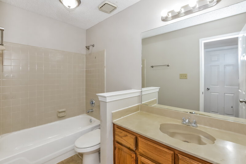 2,080/Mo, 951 Cully Rd Cordova, TN 38018 Bathroom View