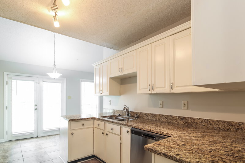 1,940/Mo, 8538 Overcup Oaks Dr Cordova, TN 38018 Kitchen View