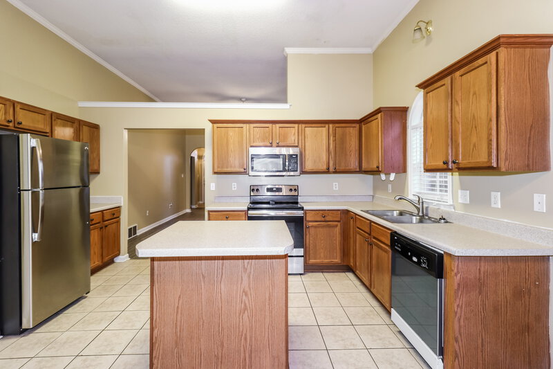 1,855/Mo, 8691 Overcup Oaks Dr Cordova, TN 38018 Kitchen View 3