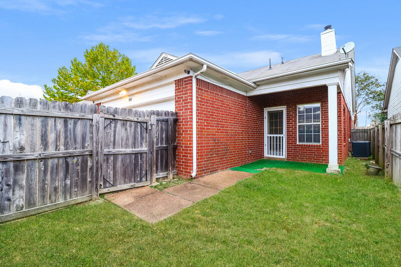 1,855/Mo, 8691 Overcup Oaks Dr Cordova, TN 38018 Rear View