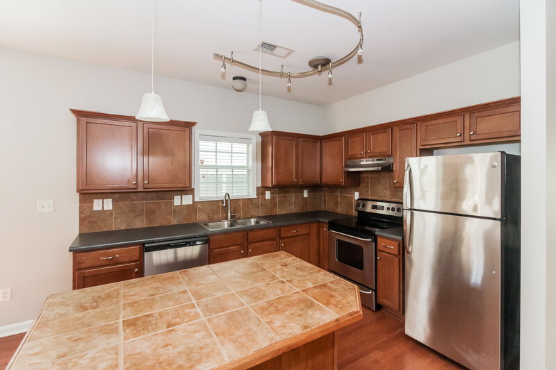 1,765/Mo, 8513 Griffin Park Dr Cordova, TN 38018 Kitchen View