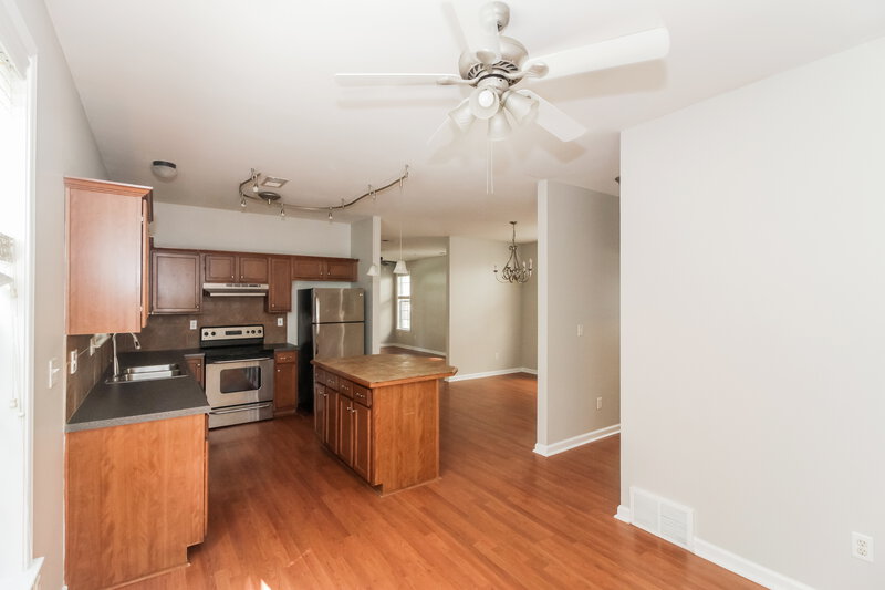 1,765/Mo, 8513 Griffin Park Dr Cordova, TN 38018 Kitchen View 2