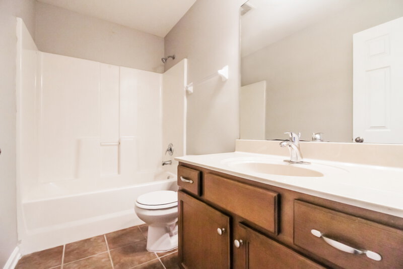 1,765/Mo, 8513 Griffin Park Dr Cordova, TN 38018 Bathroom View