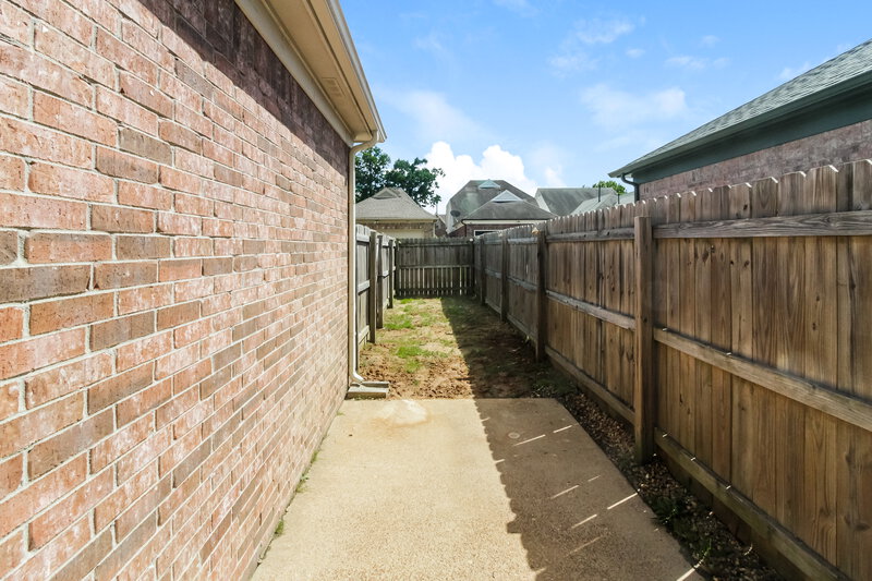 1,765/Mo, 8513 Griffin Park Dr Cordova, TN 38018 Rear View