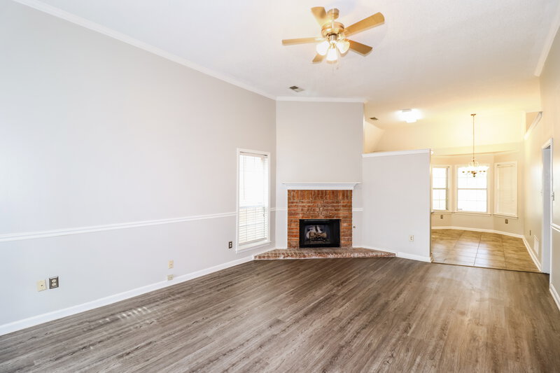 1,820/Mo, 594 Ashley Glen Circle E Cordova, TN 38018 Living Room View