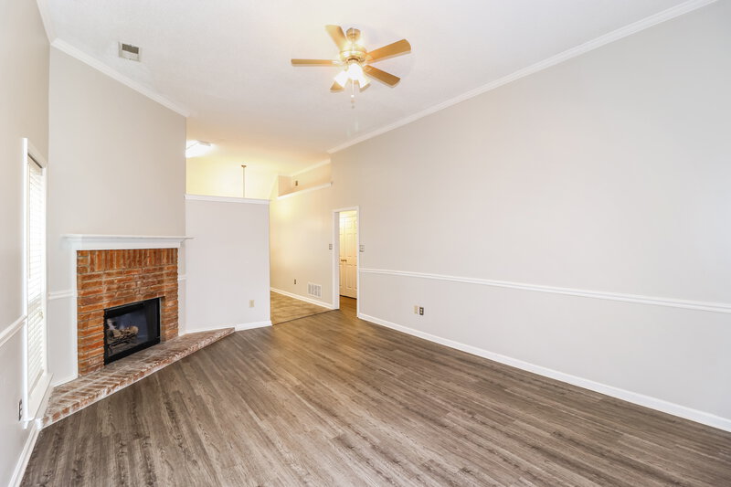 1,820/Mo, 594 Ashley Glen Circle E Cordova, TN 38018 Living Room View 2
