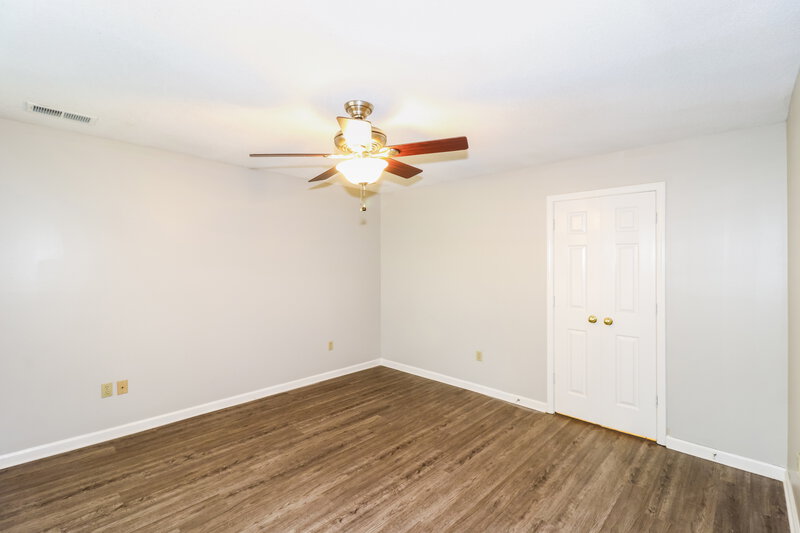 1,820/Mo, 594 Ashley Glen Circle E Cordova, TN 38018 Main Bedroom View