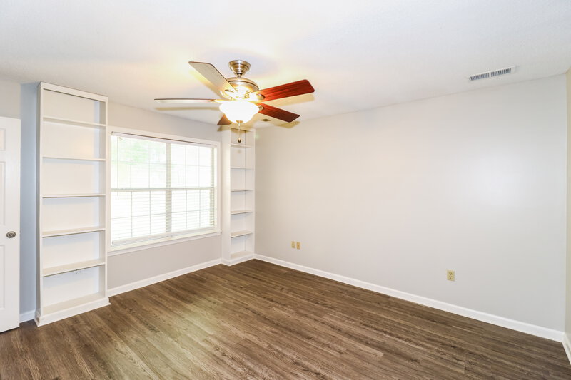 1,820/Mo, 594 Ashley Glen Circle E Cordova, TN 38018 Main Bedroom View 2