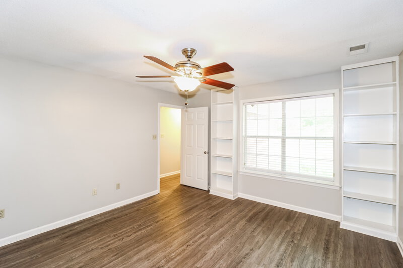 1,820/Mo, 594 Ashley Glen Circle E Cordova, TN 38018 Main Bedroom View 3