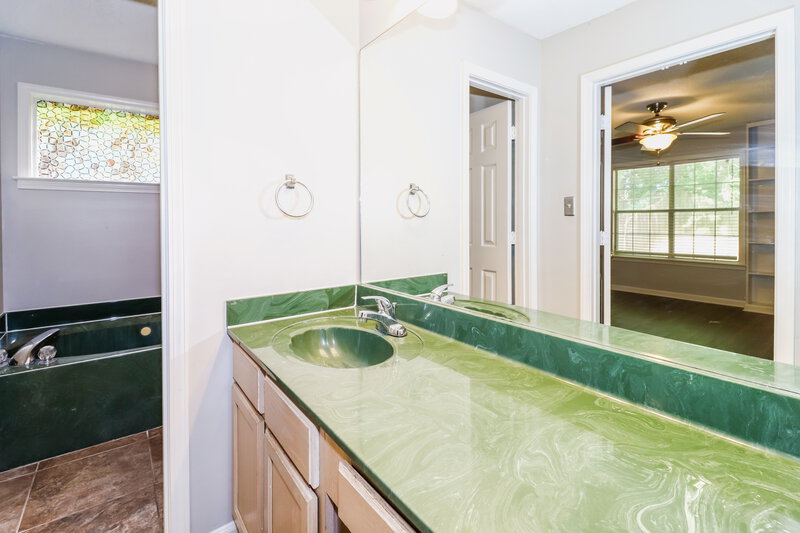 1,820/Mo, 594 Ashley Glen Circle E Cordova, TN 38018 Main Bedroom View 4