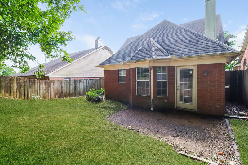1,820/Mo, 594 Ashley Glen Circle E Cordova, TN 38018 Rear View