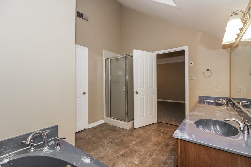 1,845/Mo, 8558 Timber Walk Cove Cordova, TN 38018 Main Bathroom View