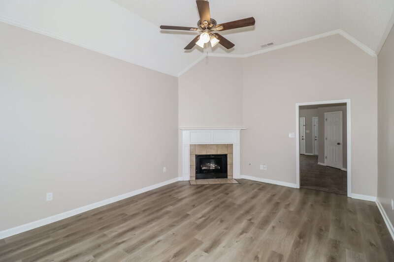 2,370/Mo, 607 Ashley Glen Circle E Cordova, TN 38018 Living Room View 2