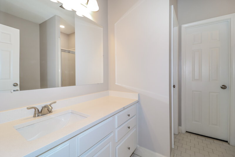 2,370/Mo, 607 Ashley Glen Circle E Cordova, TN 38018 Main Bathroom View