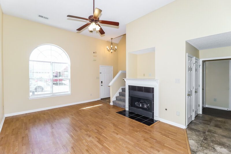 1,930/Mo, 1544 Beringer Dr Cordova, TN 38018 Living Room View 2