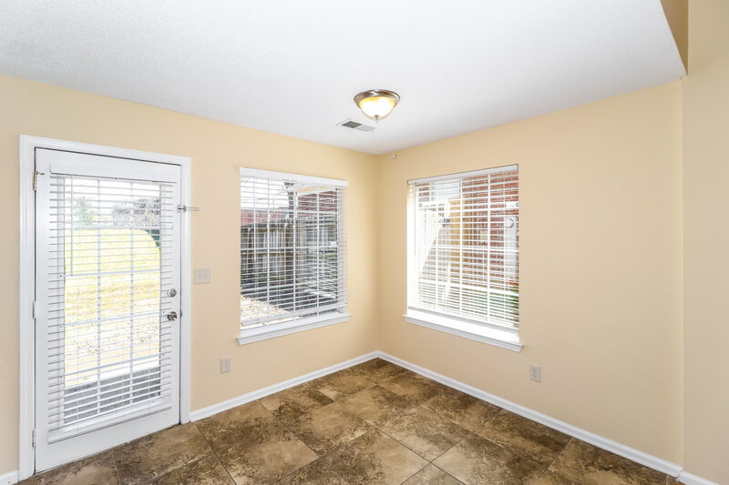 1,930/Mo, 1544 Beringer Dr Cordova, TN 38018 Living Room View 3