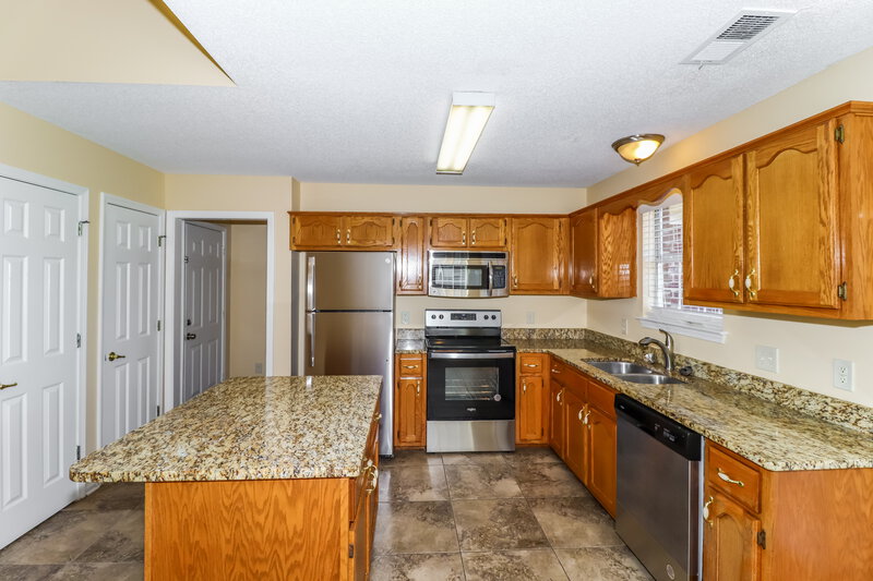 1,930/Mo, 1544 Beringer Dr Cordova, TN 38018 Kitchen View