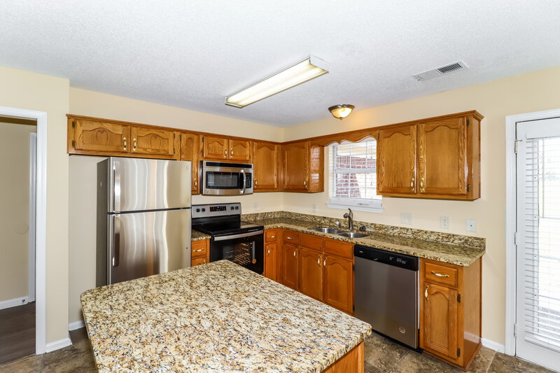 1,930/Mo, 1544 Beringer Dr Cordova, TN 38018 Kitchen View 2