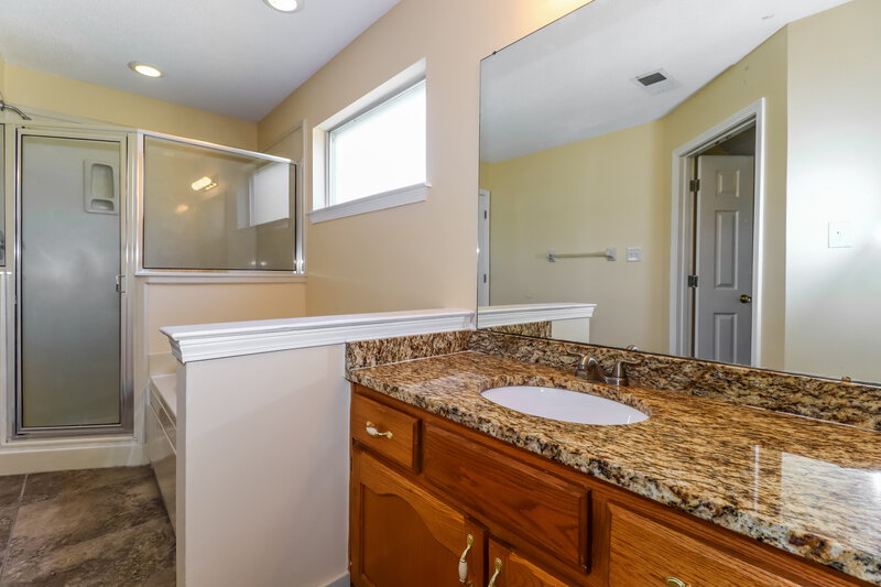 1,930/Mo, 1544 Beringer Dr Cordova, TN 38018 Main Bathroom View