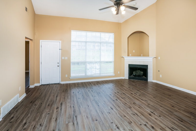 1,990/Mo, 1100 Green Fern Cove Cordova, TN 38018 Living Room View