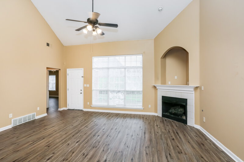 1,990/Mo, 1100 Green Fern Cove Cordova, TN 38018 Living Room View 2