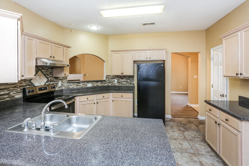 1,990/Mo, 1100 Green Fern Cove Cordova, TN 38018 Kitchen View 2
