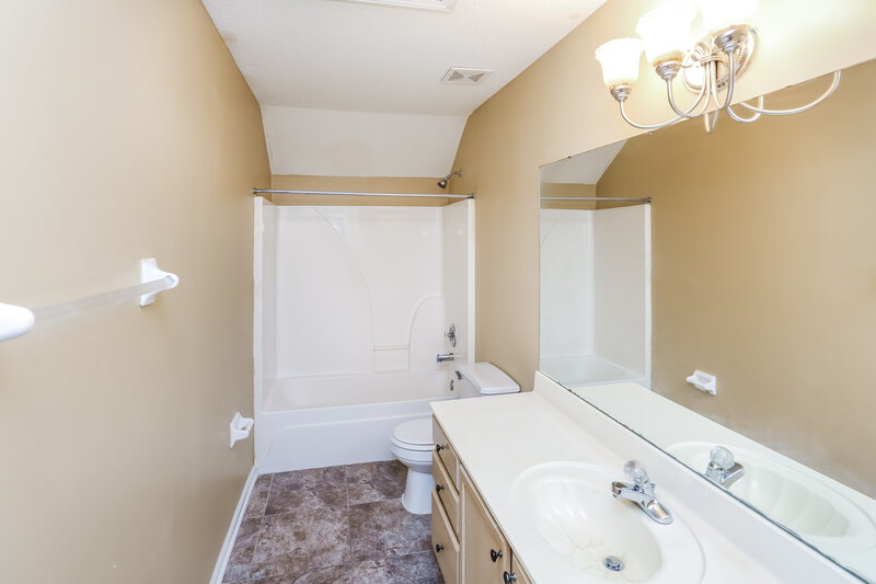 1,990/Mo, 1100 Green Fern Cove Cordova, TN 38018 Bathroom View