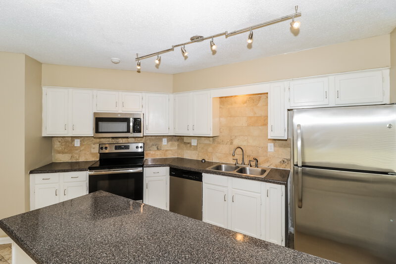 2,045/Mo, 8400 Timber Creek Dr Cordova, TN 38018 Kitchen View