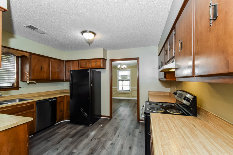 1,545/Mo, 928 Pheasant Hollow Dr Cordova, TN 38018 Kitchen View 3