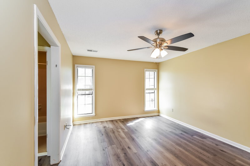 1,545/Mo, 928 Pheasant Hollow Dr Cordova, TN 38018 Main Bedroom View