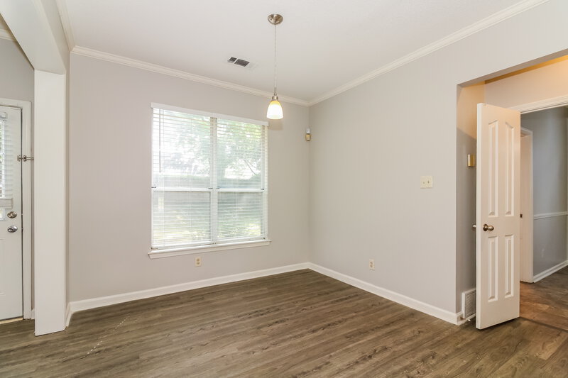 1,940/Mo, 8183 Walnut Valley Cove Cordova, TN 38018 Dining Room View 2