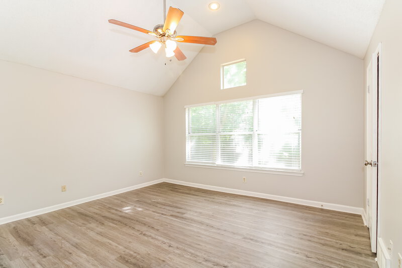 1,940/Mo, 8183 Walnut Valley Cove Cordova, TN 38018 Main Bedroom View