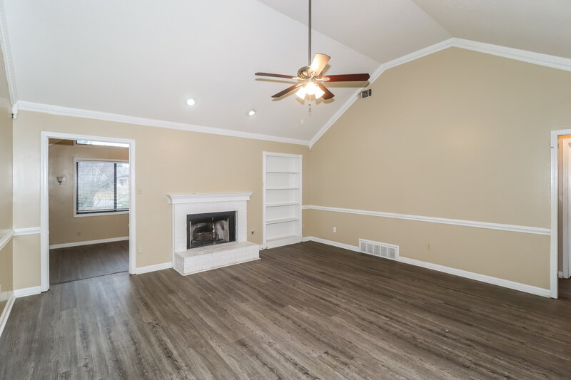 1,800/Mo, 928 Lycomedes Cove Cordova, TN 38018 Living Room View