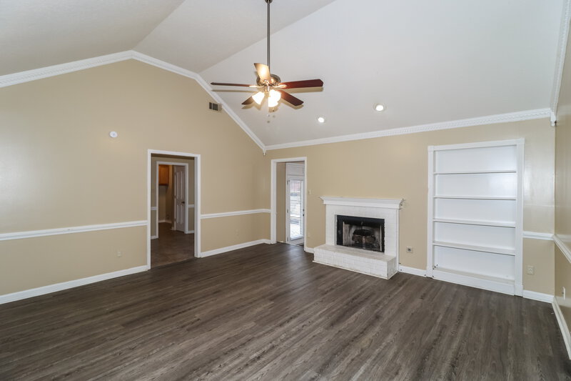 1,800/Mo, 928 Lycomedes Cove Cordova, TN 38018 Living Room View 2