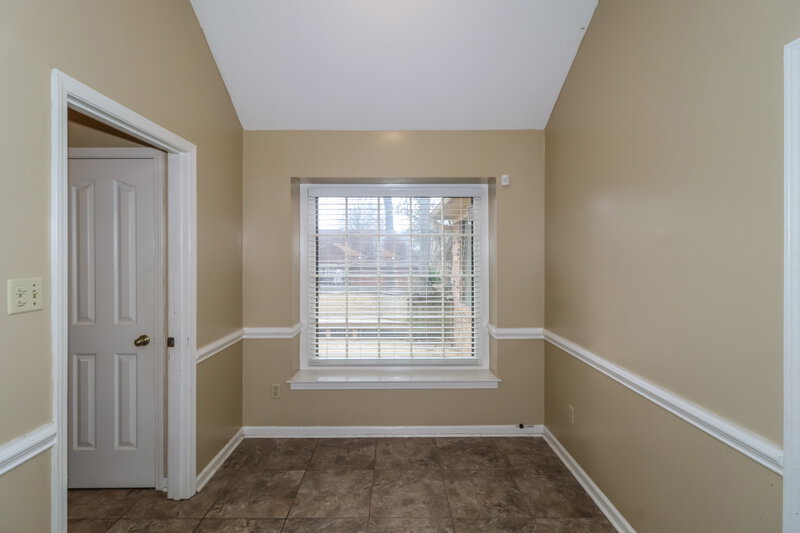 1,800/Mo, 928 Lycomedes Cove Cordova, TN 38018 Breakfast Nook View