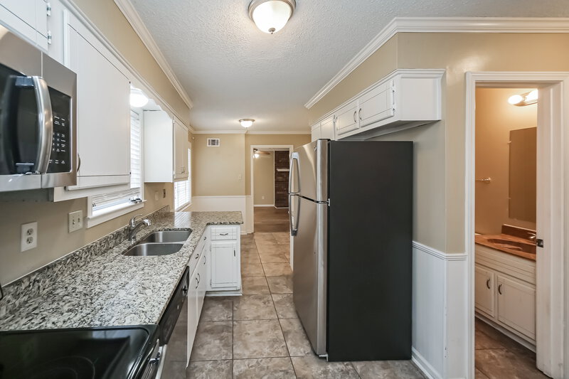 3,200/Mo, 952 Grouse Meadows Dr Cordova, TN 38018 Kitchen View 2