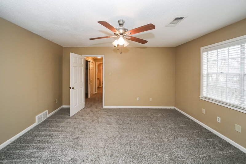 3,200/Mo, 952 Grouse Meadows Dr Cordova, TN 38018 Main Bedroom View 2