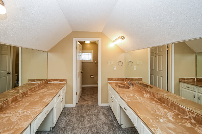 3,200/Mo, 952 Grouse Meadows Dr Cordova, TN 38018 Main Bathroom View