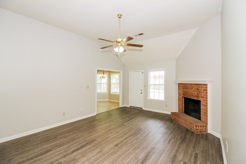 2,380/Mo, 7099 Country Walk Dr Cordova, TN 38018 Living Room View