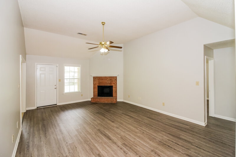 2,380/Mo, 7099 Country Walk Dr Cordova, TN 38018 Living Room View 2